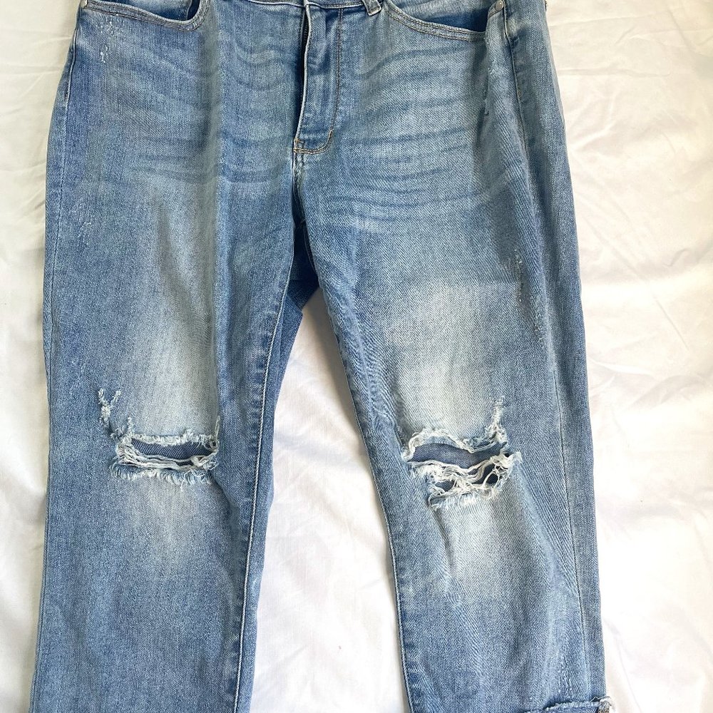 Judy Blue Capri-Distressed